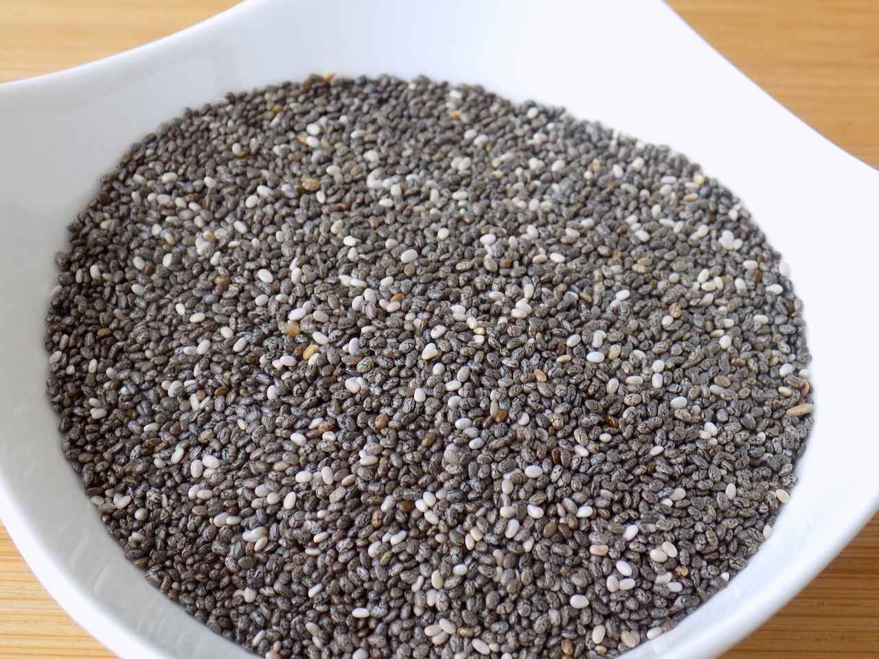 Chia Seed Drink: Refreshing and Nutritious Ways to Hydrate 8 How to Choose the Best Chia Seeds for Your Drinks?