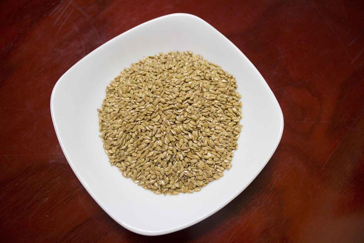 Flaxseed vs Chia Seed: A Complete Comparison of Nutrition & Benefits 5 How to Incorporate Flaxseeds and Chia Seeds into Your Diet?