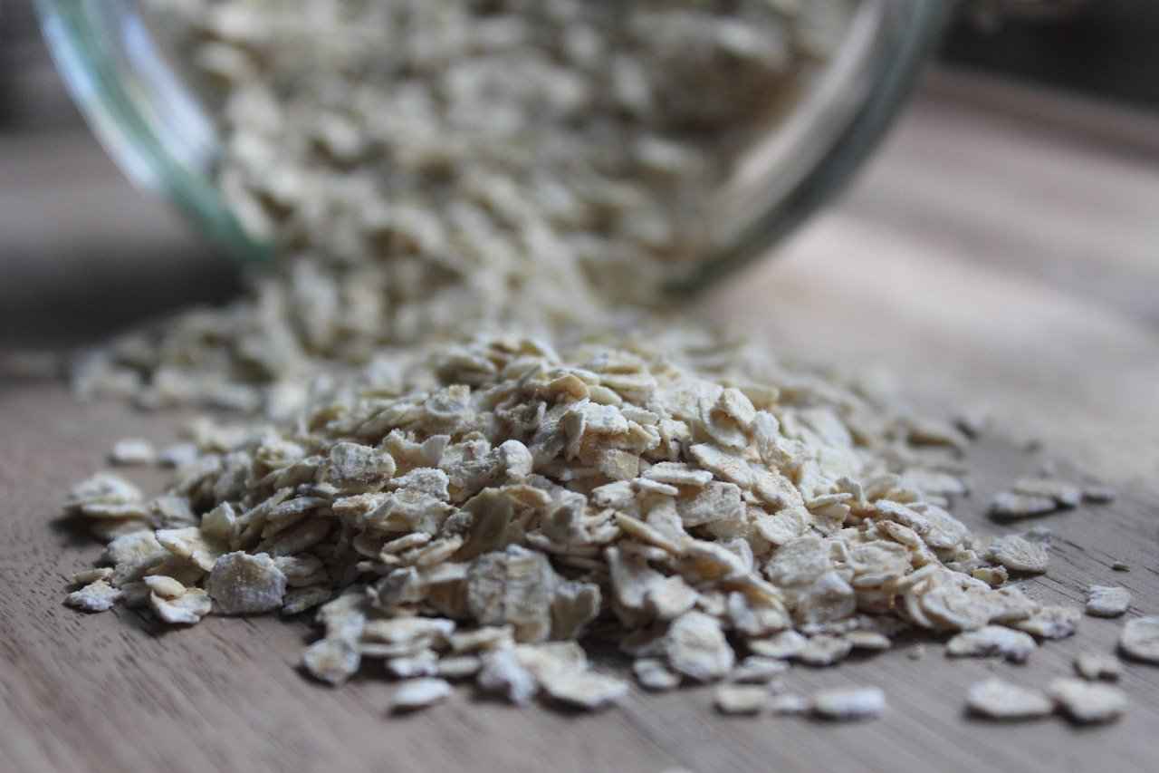 How Can Oats and Chia Seeds Aid in Weight Management?